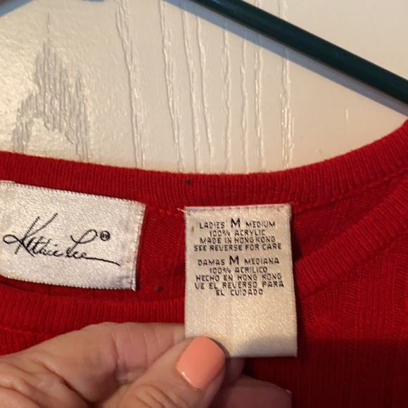 Red sweater - Picture 3 of 6